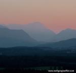 Panoramablick auf die Zugspitze im Sonnenuntergang