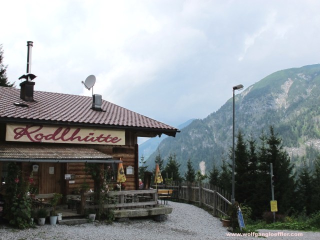 Einladende Hütte mit netter Terrasse